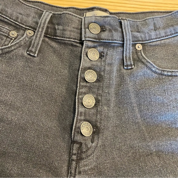 EUC MADEWELL black button front denim shorts SIZE 26 - Picture 2 of 5